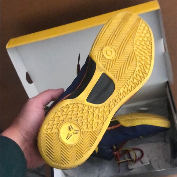 Kobe 8 System- Barcelona Tiger - Picture 4 of 7